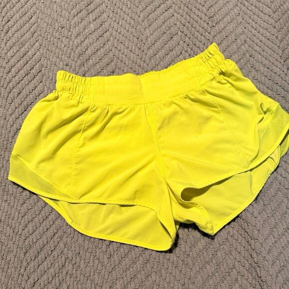 Lululemon Women's Yellowy Green Hotty Hots Size 6 Like New - Picture 2 of 2